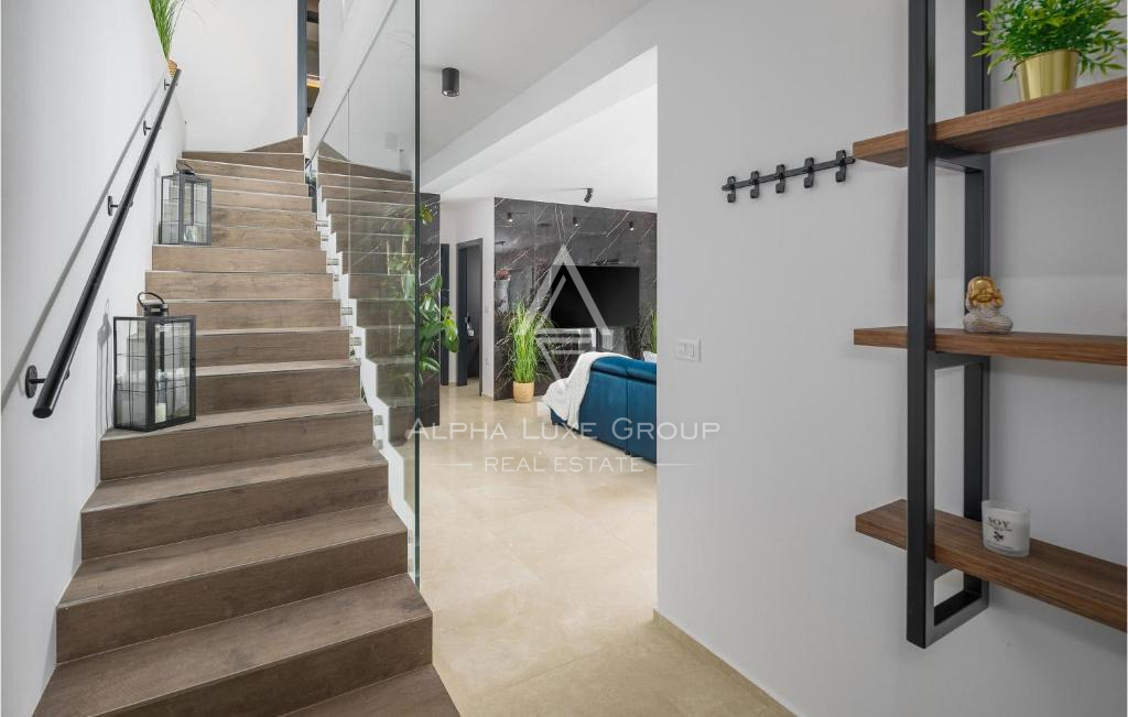 Istria, Rovinj: Villa contemporanea con piscina spa