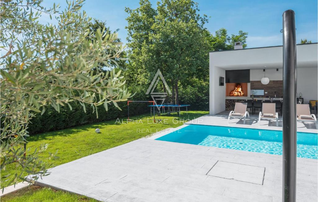 Istria, Rovinj: Villa contemporanea con piscina spa