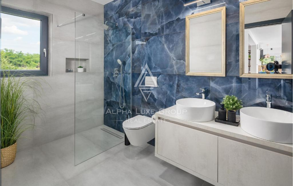 Istria, Rovinj: Villa contemporanea con piscina spa