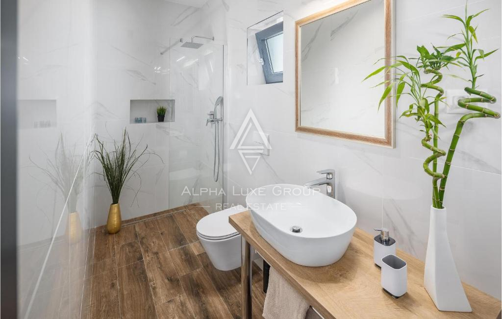 Istria, Rovinj: Villa contemporanea con piscina spa