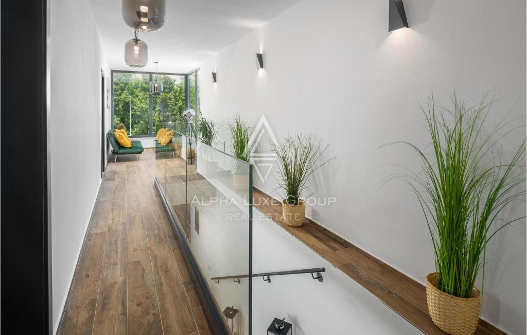 Istria, Rovinj: Villa contemporanea con piscina spa