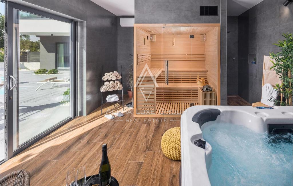 Istria, Rovinj: Villa contemporanea con piscina spa