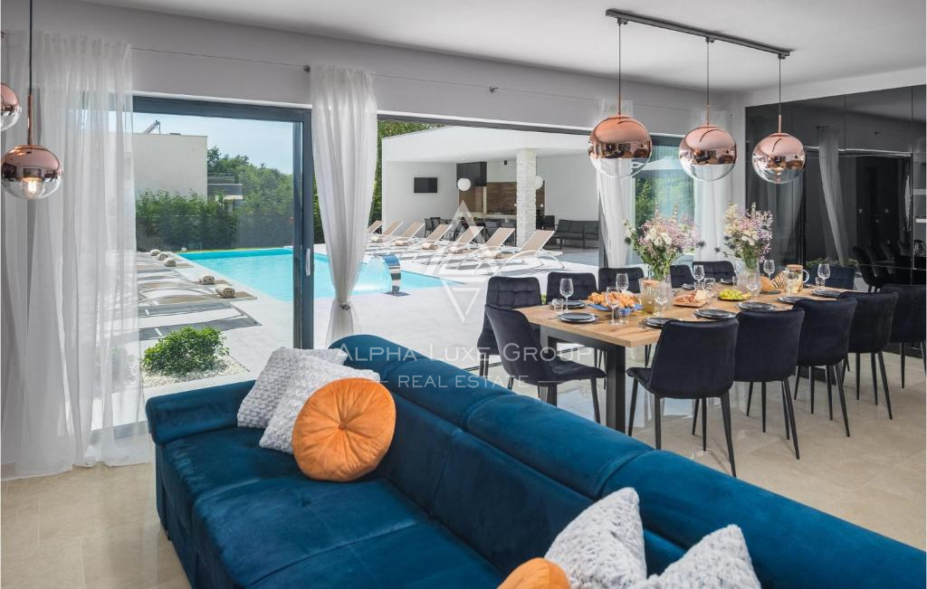 Istria, Rovinj: Villa contemporanea con piscina spa