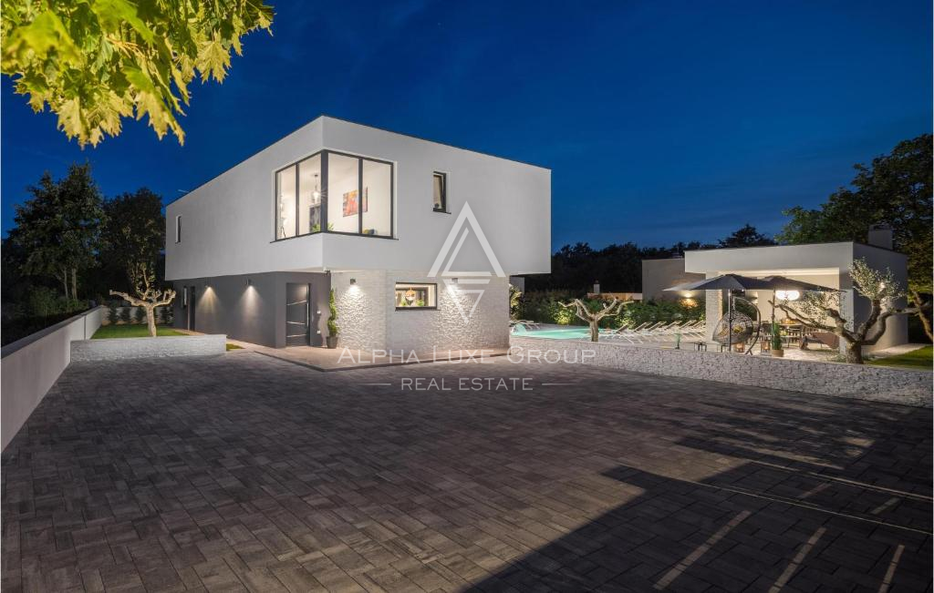 Istria, Rovinj: Villa contemporanea con piscina spa