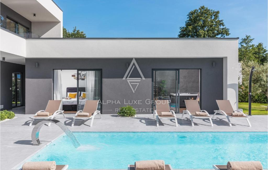 Istria, Rovinj: Villa contemporanea con piscina spa