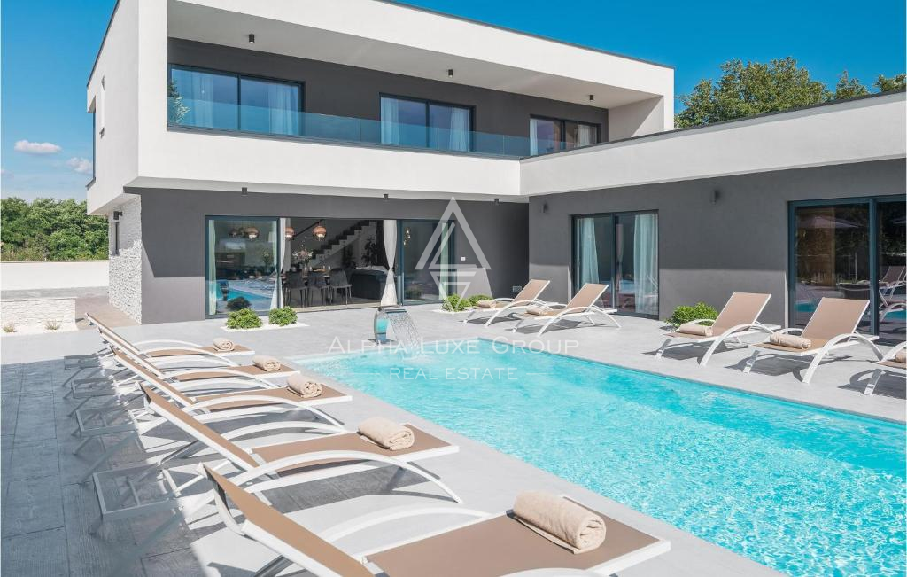 Istria, Rovinj: Villa contemporanea con piscina spa