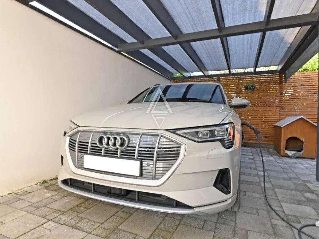 Istria, Poreč – smart home con giardino e jacuzzi