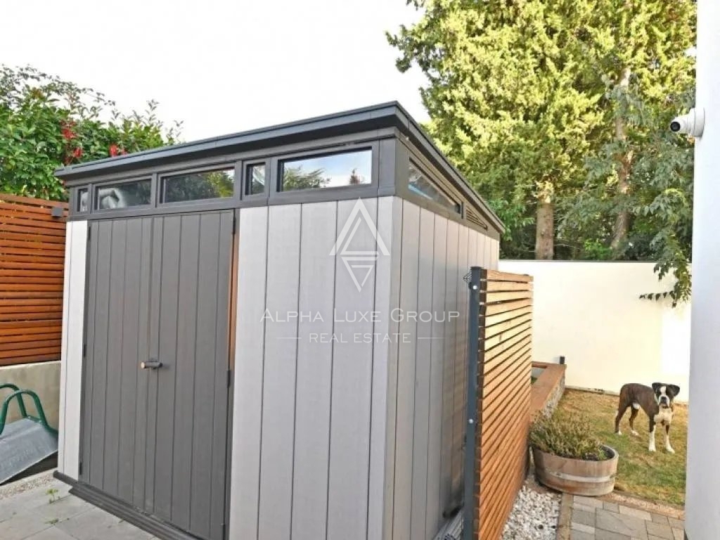 Istria, Poreč – smart home con giardino e jacuzzi