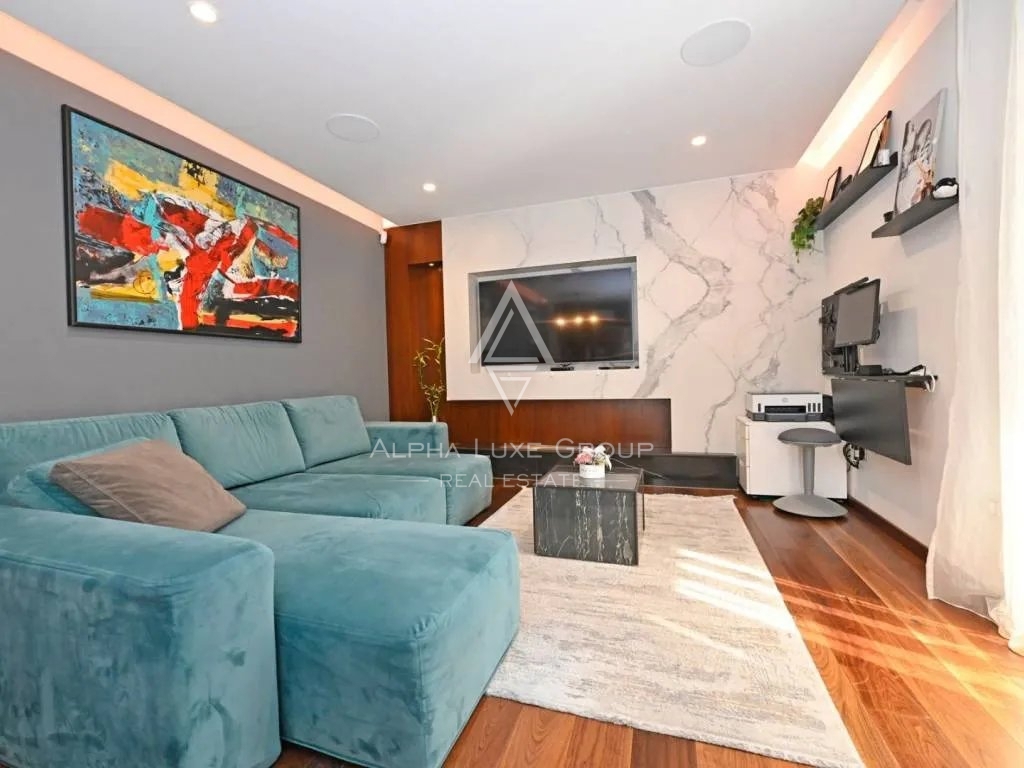 Istria, Poreč – smart home con giardino e jacuzzi