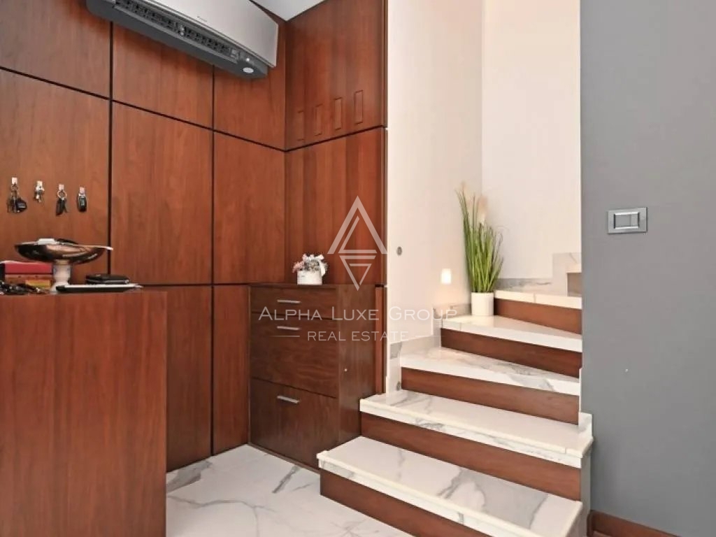 Istria, Poreč – smart home con giardino e jacuzzi