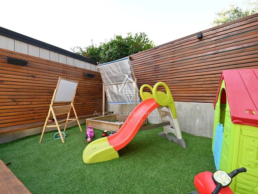 Istria, Poreč – smart home con giardino e jacuzzi