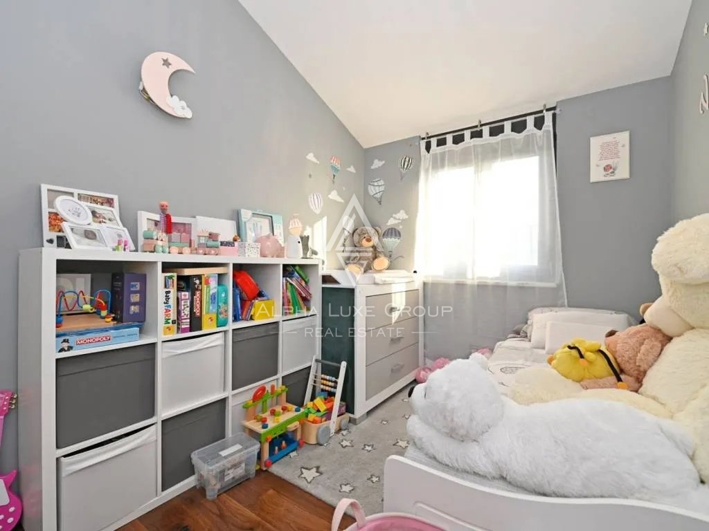 Istria, Poreč – smart home con giardino e jacuzzi