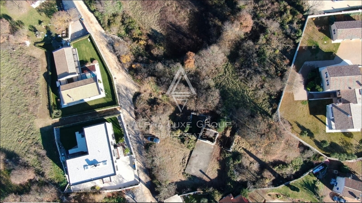 Istria, Bale: Terreno edificabile centro con rudere