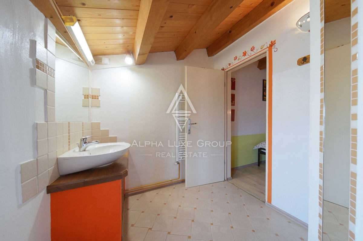 Istria, Kanfanar – Casa in pietra ristrutturata con giardino