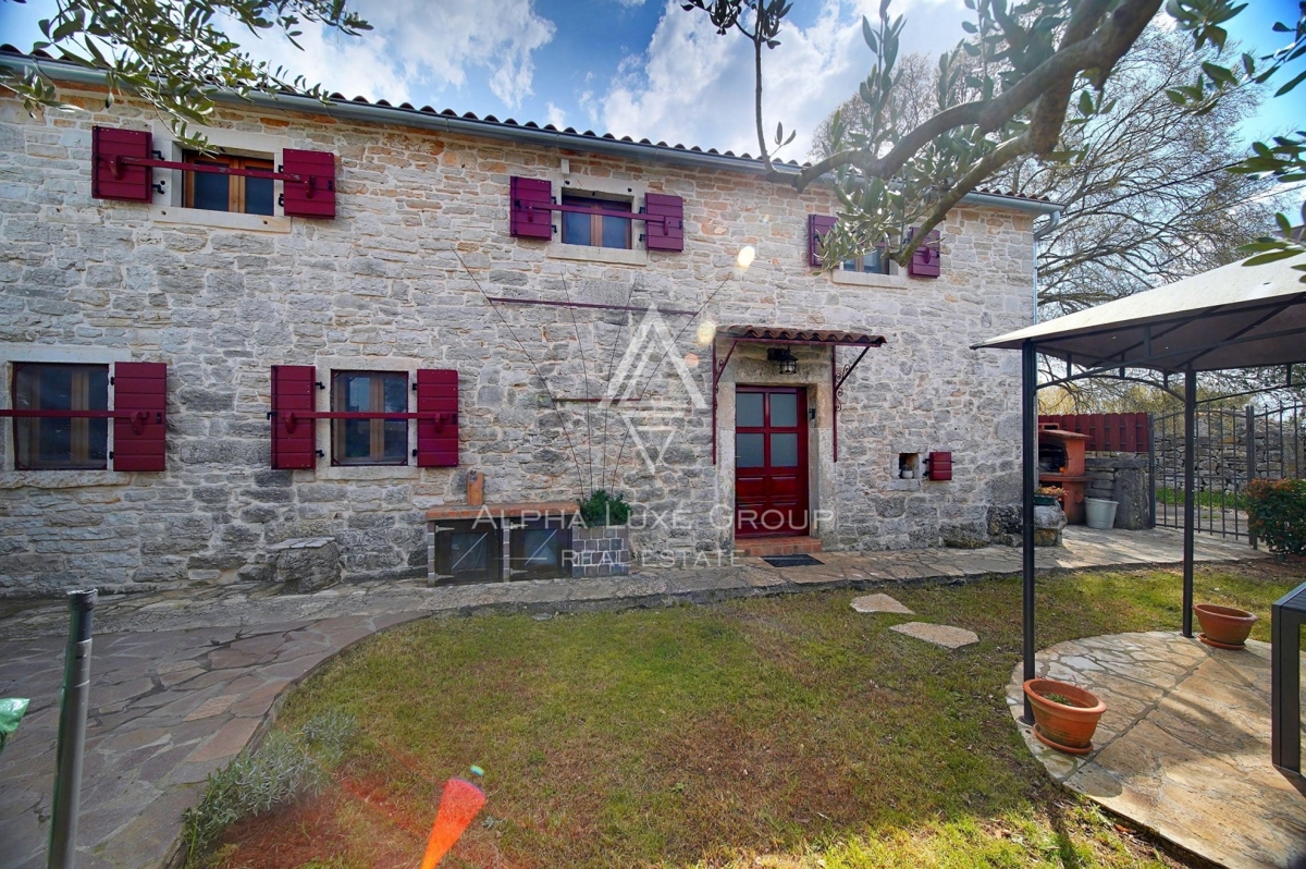 Istria, Kanfanar – Casa in pietra ristrutturata con giardino