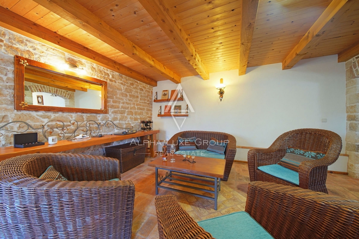 Istria, Kanfanar – Casa in pietra ristrutturata con giardino