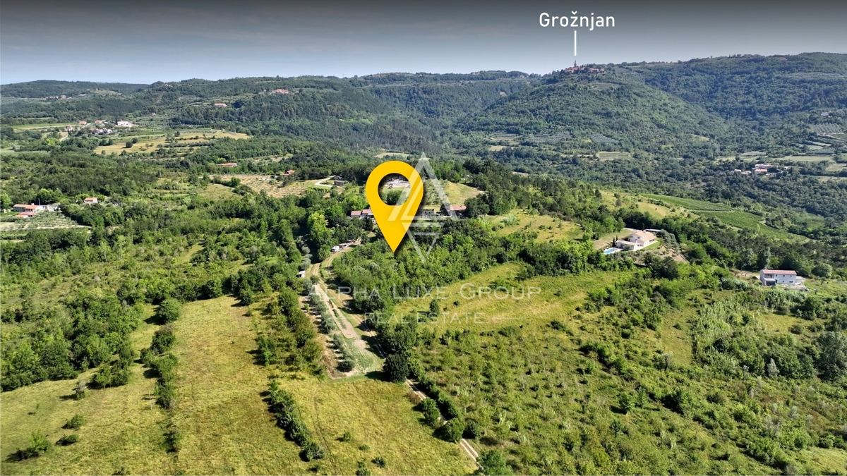 Grožnjan, Istria: Terreno con vista panoramica sulla Mirna