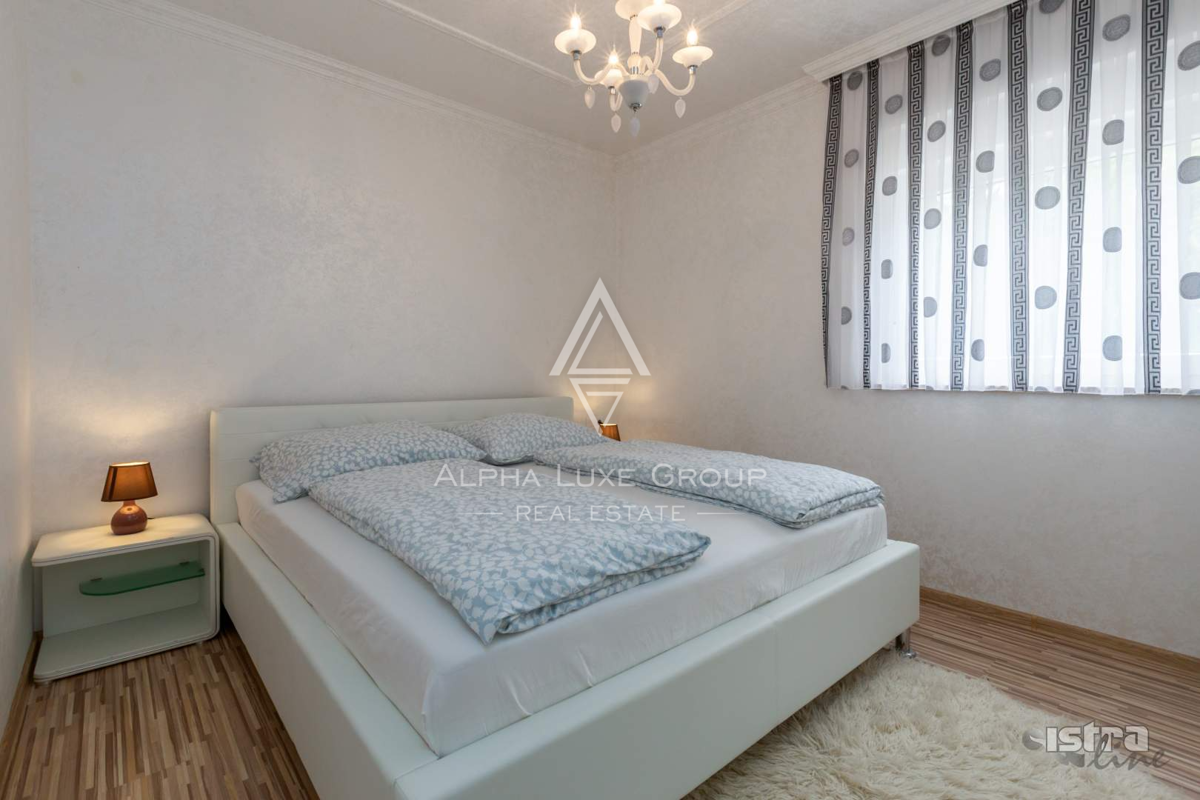 Istria, Poreč, Elegante bungalow con piscina e ampio giardino