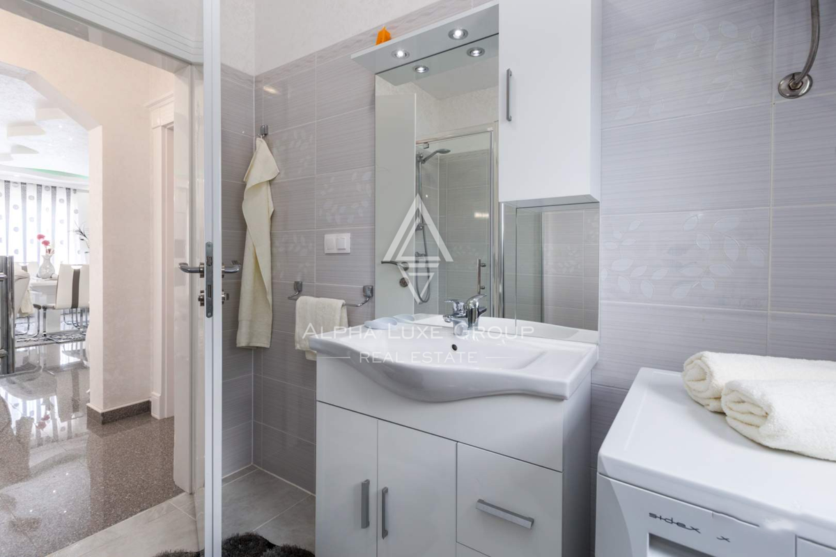 Istria, Poreč, Elegante bungalow con piscina e ampio giardino