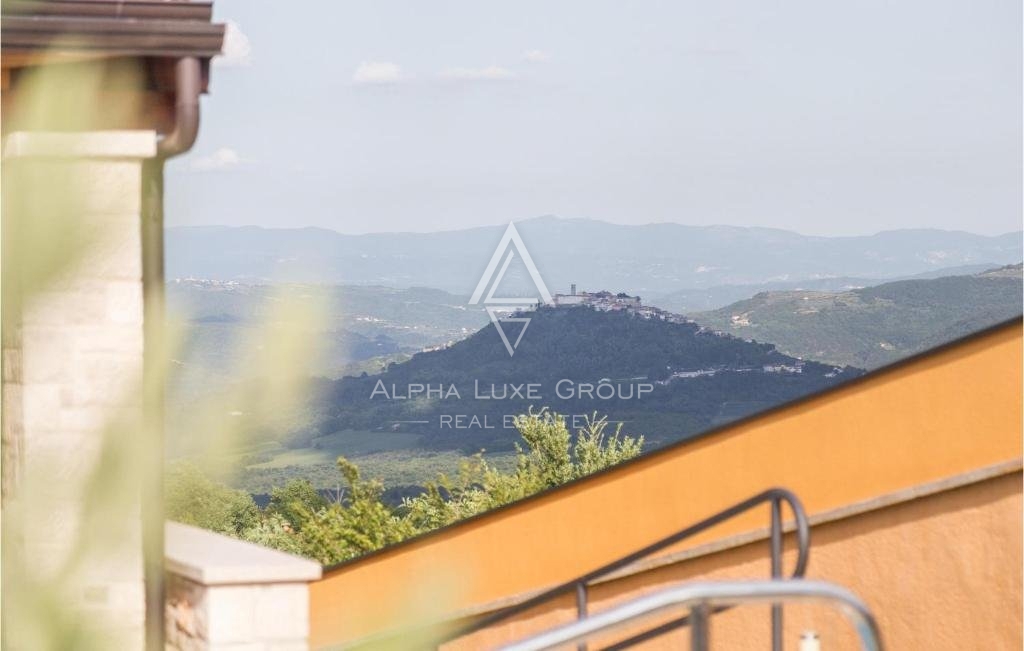 Poreč: Villa stupenda con piscina e vista panoramica in vendita