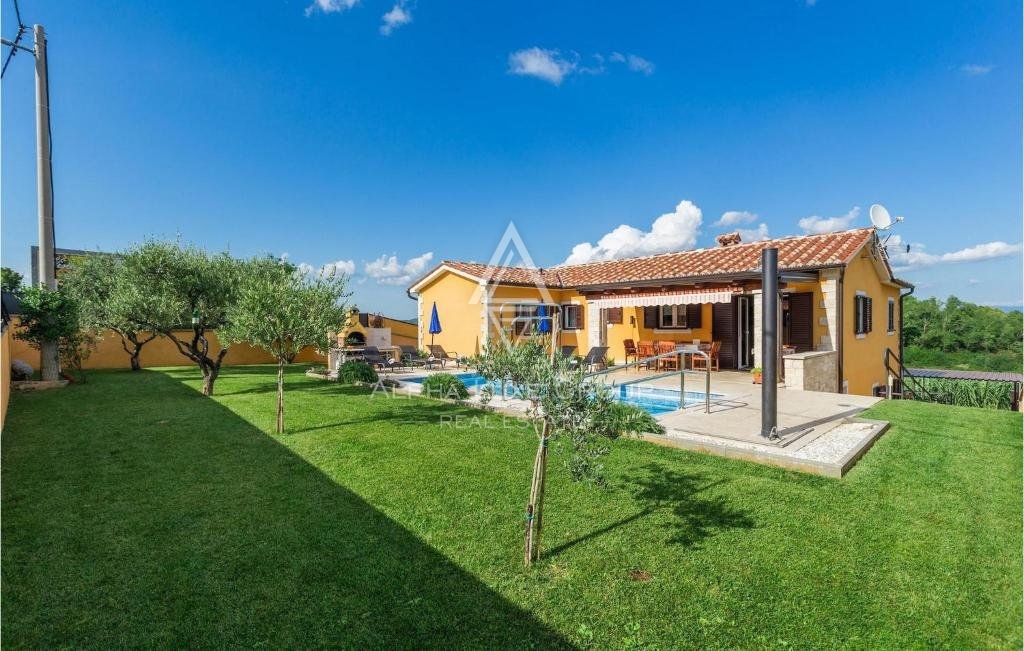 Poreč: Villa stupenda con piscina e vista panoramica in vendita