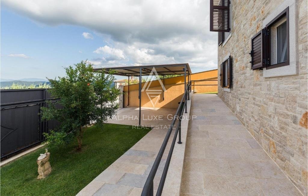Poreč: Villa stupenda con piscina e vista panoramica in vendita