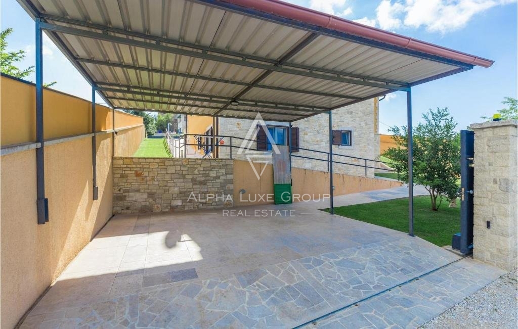 Poreč: Villa stupenda con piscina e vista panoramica in vendita