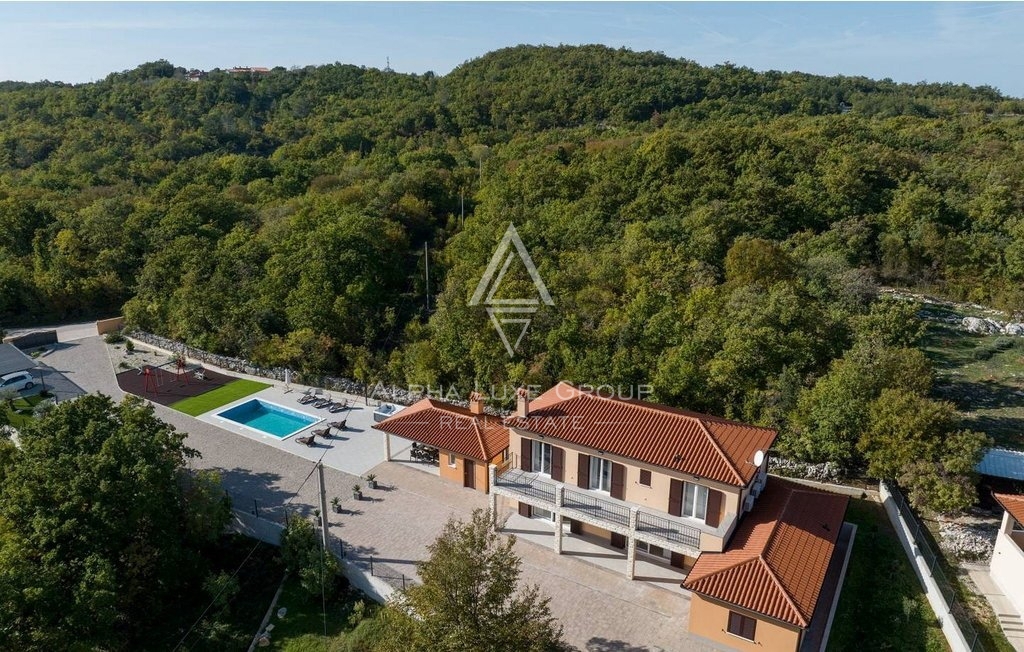 Labin, Rabac - Rifugio opulento con piscina e vasti giardini