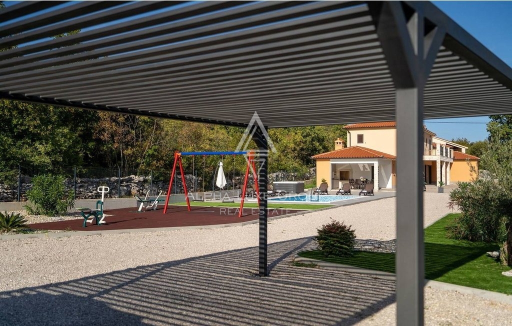 Labin, Rabac - Rifugio opulento con piscina e vasti giardini