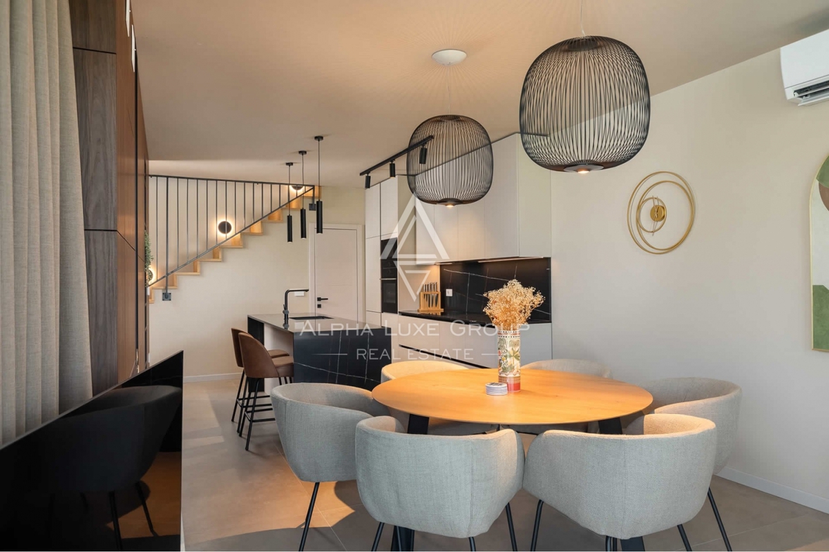 Poreč, Nova vas – Moderna casa bifamiliare con piscina