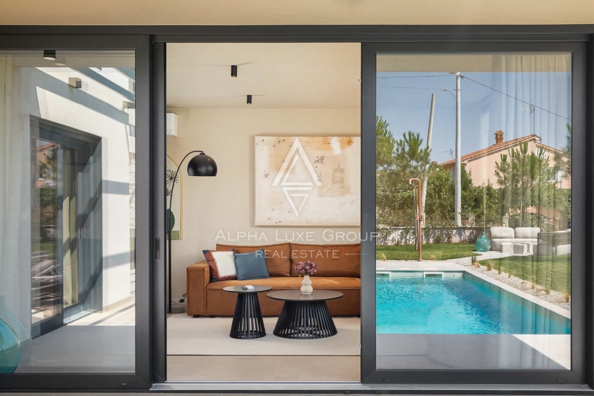 Poreč, Nova vas – Moderna casa bifamiliare con piscina