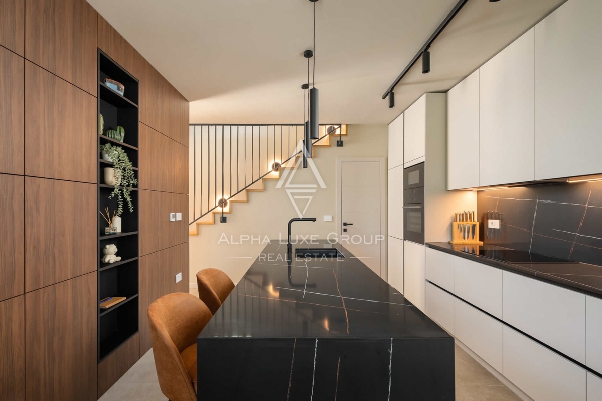Poreč, Nova vas – Moderna casa bifamiliare con piscina
