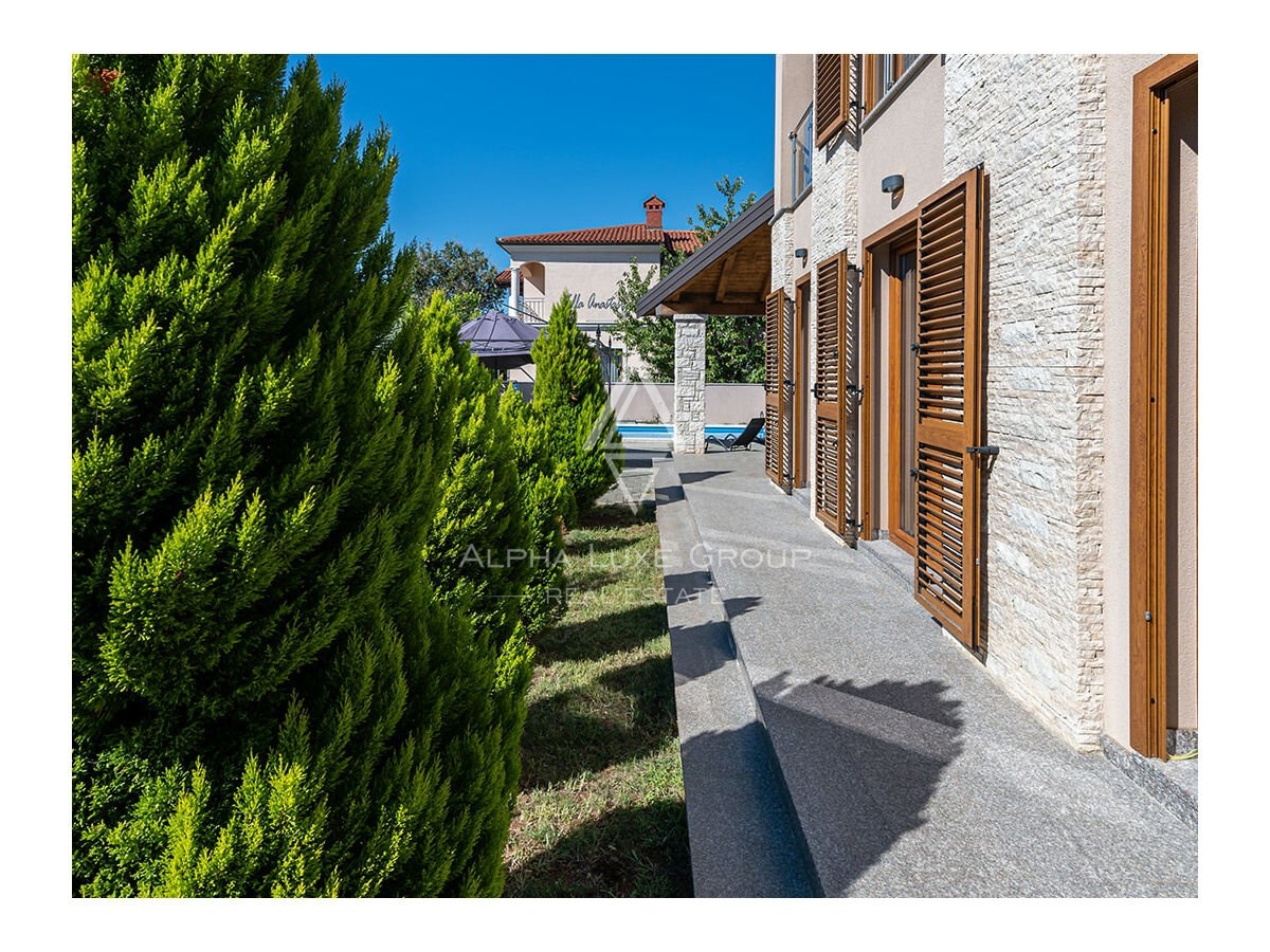 Casa Moderna con Appartamenti Vicino al Mare a Medulin