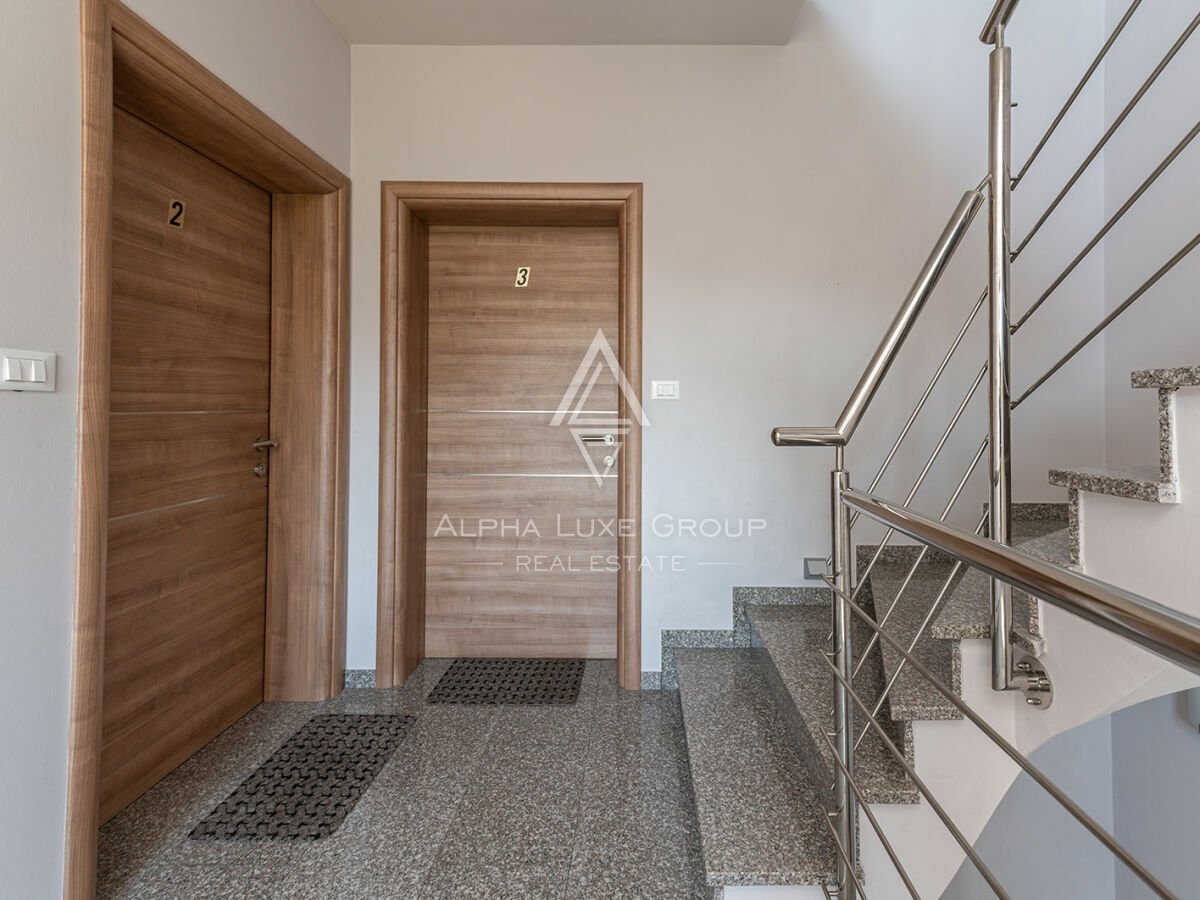 Casa Moderna con Appartamenti Vicino al Mare a Medulin