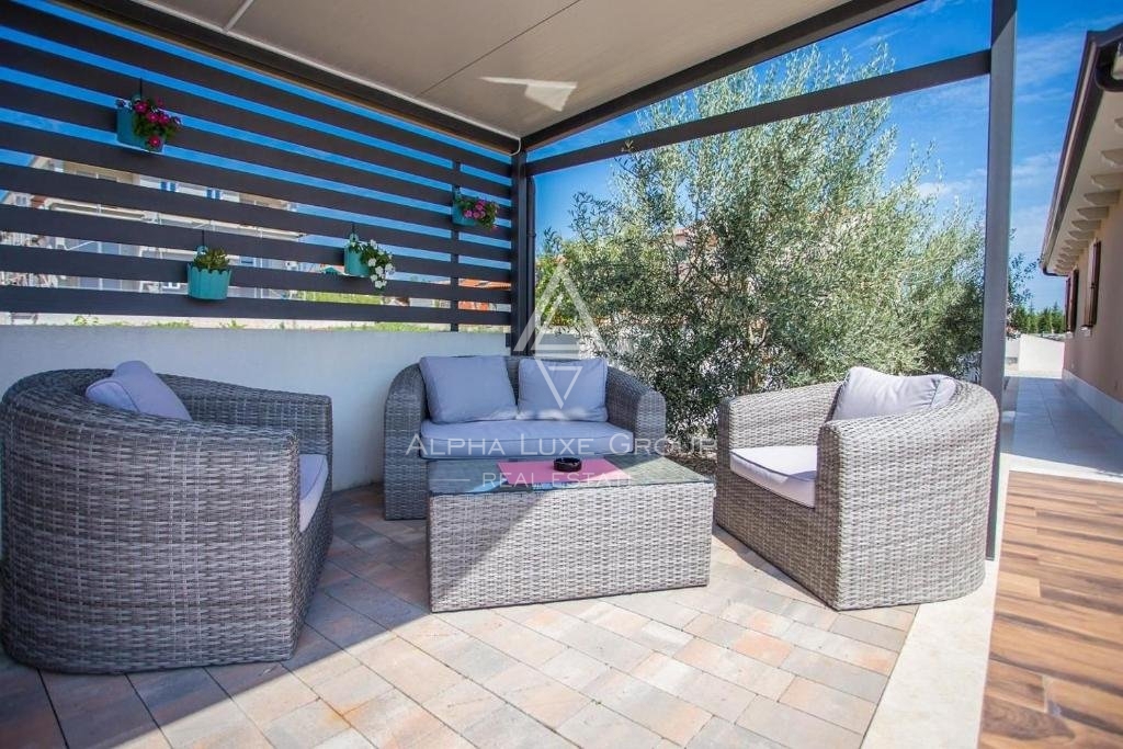 Bella casa a un piano con piscina e ampio cortile, Istria, Parenzo