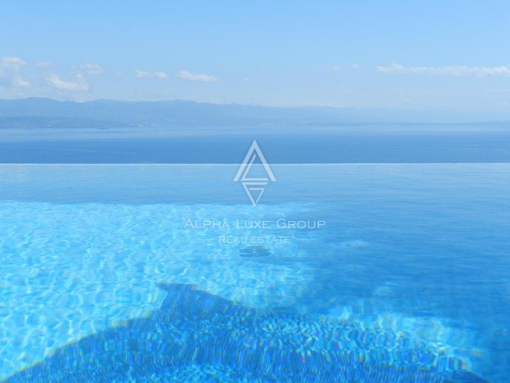 Opatija : Incantevole villa indipendente con piscina e vista panoramica sul mare