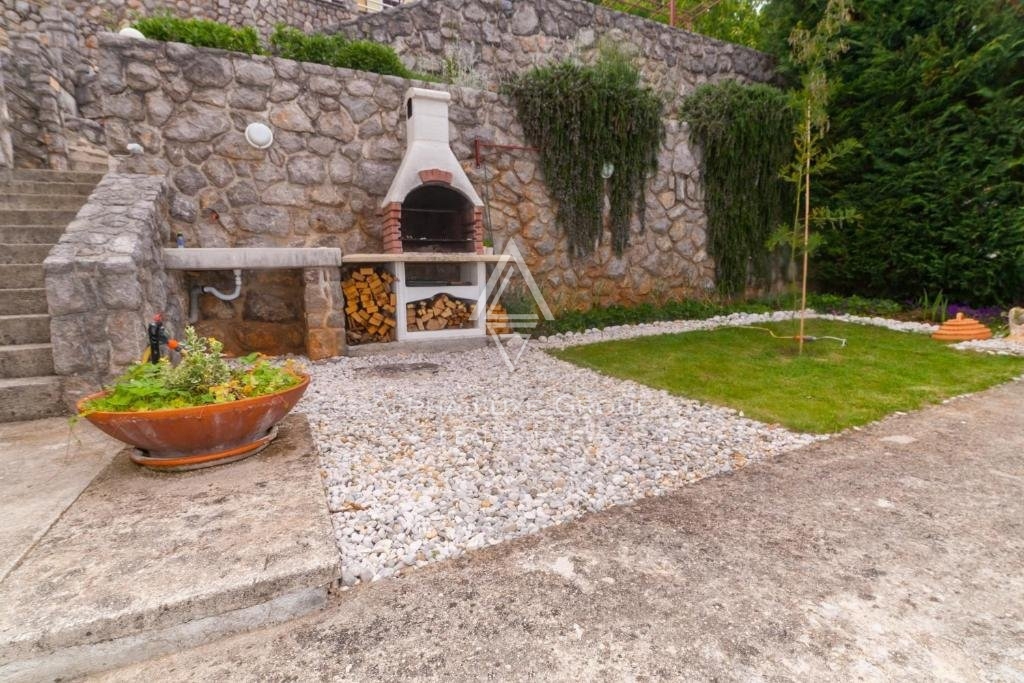 Opatija : Incantevole villa indipendente con piscina e vista panoramica sul mare
