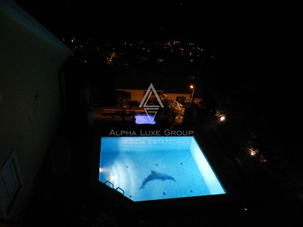 Opatija : Incantevole villa indipendente con piscina e vista panoramica sul mare