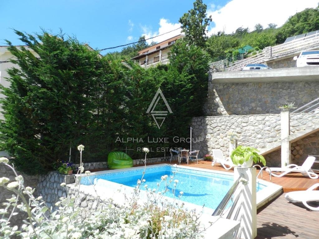 Opatija : Incantevole villa indipendente con piscina e vista panoramica sul mare