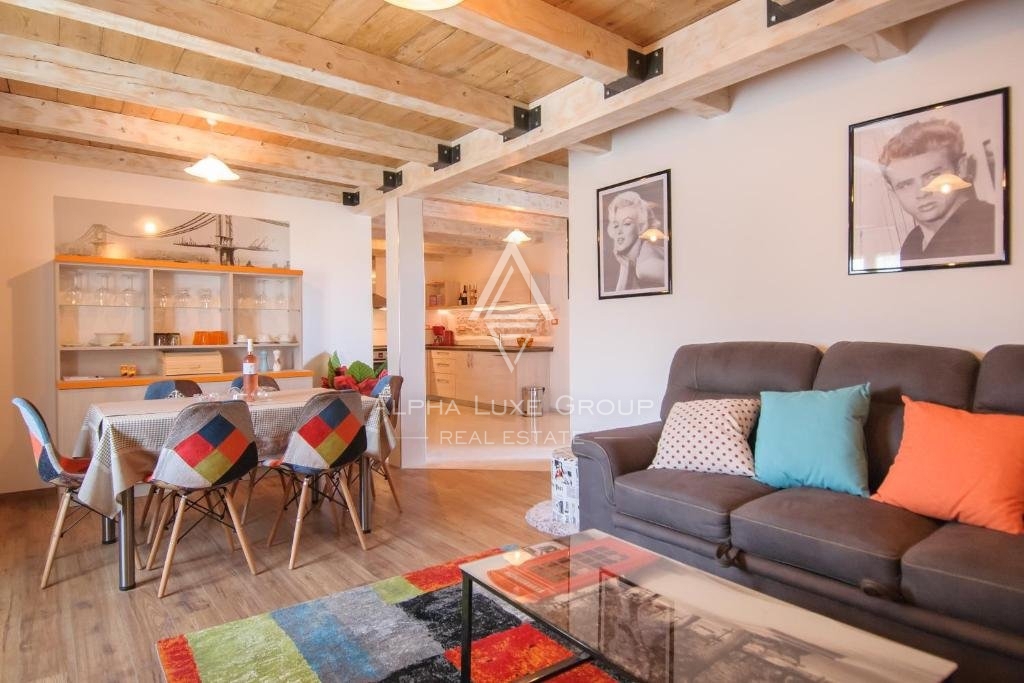 Casa in pietra con quattro appartamenti e vista mare, Istria, Parenzo