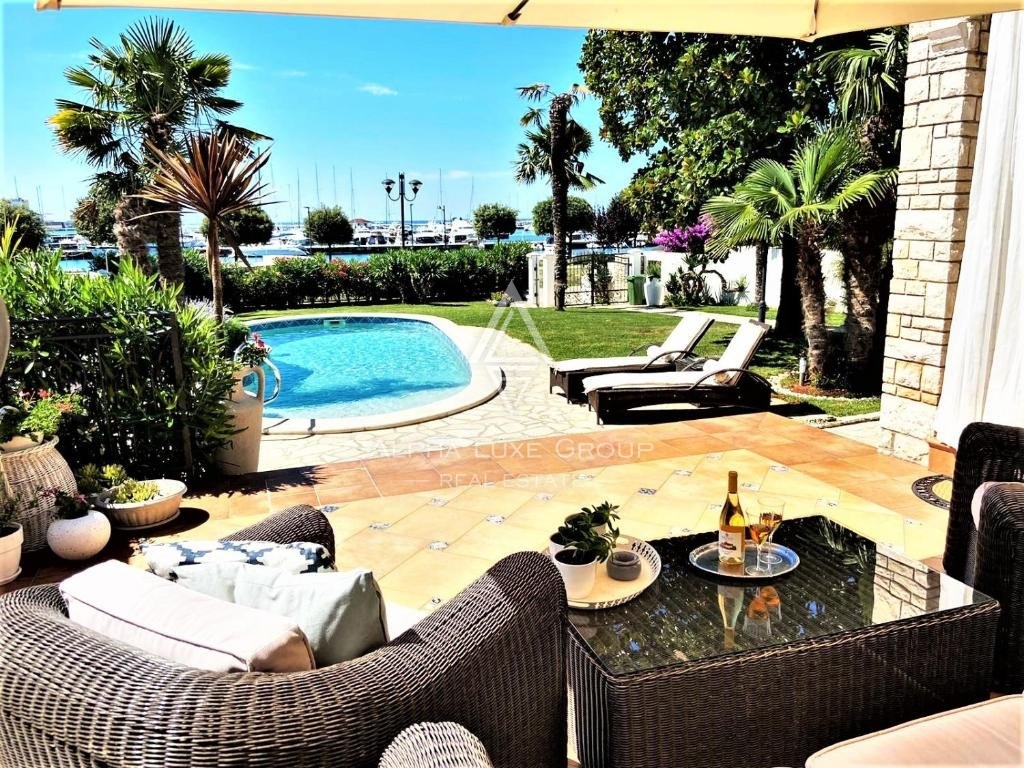 Villa stravagante con piscina, vicino al mare, Istria, Umago.