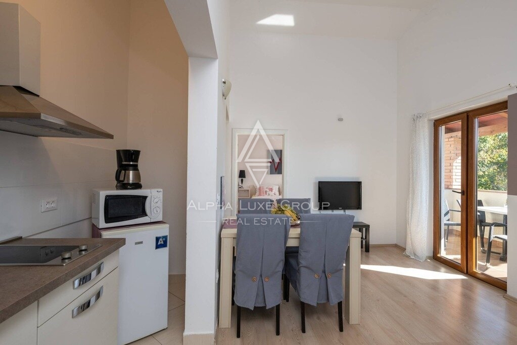 VILLA CON PISCINA IN POSIZIONE TRANQUILLA, ISTRIA, POREČ