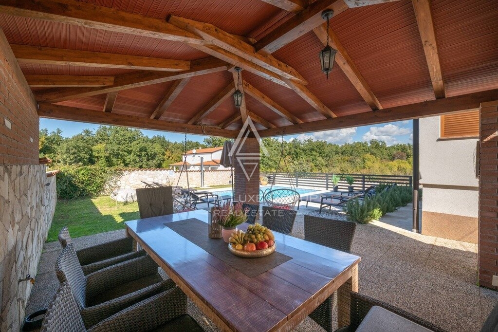 VILLA CON PISCINA IN POSIZIONE TRANQUILLA, ISTRIA, POREČ