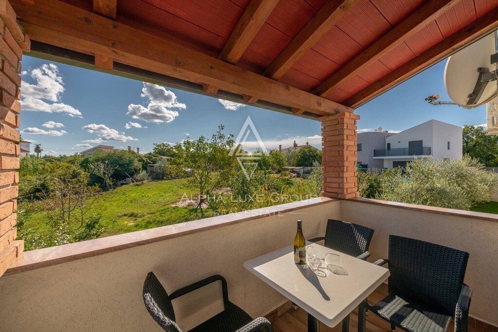 VILLA CON PISCINA IN POSIZIONE TRANQUILLA, ISTRIA, POREČ