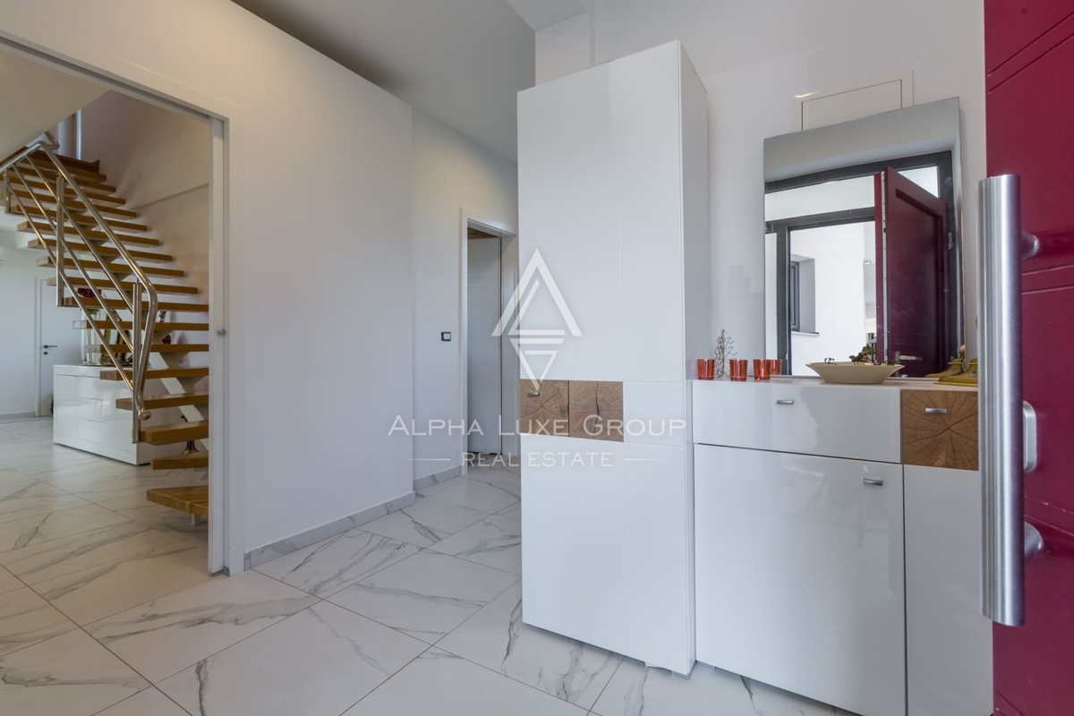 IN ESCLUSIVA - NUOVA VILLA BIFAMILIARE CON APPARTAMENTI IN POSIZIONE OTTIMA A 6 KM DALLA CITTA 'E 3 KM DALLE PRIME SPIAGGE