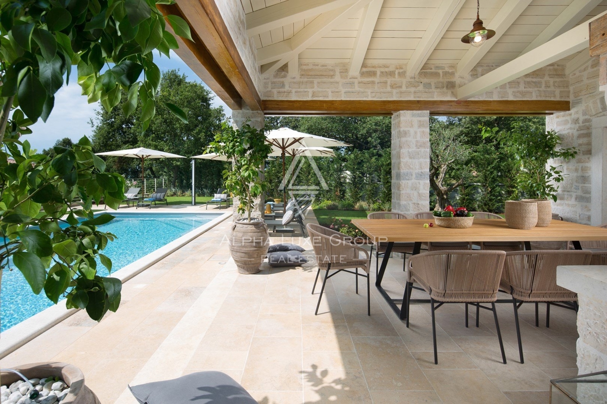 Villa in pietra di lusso con piscina privata in Istria