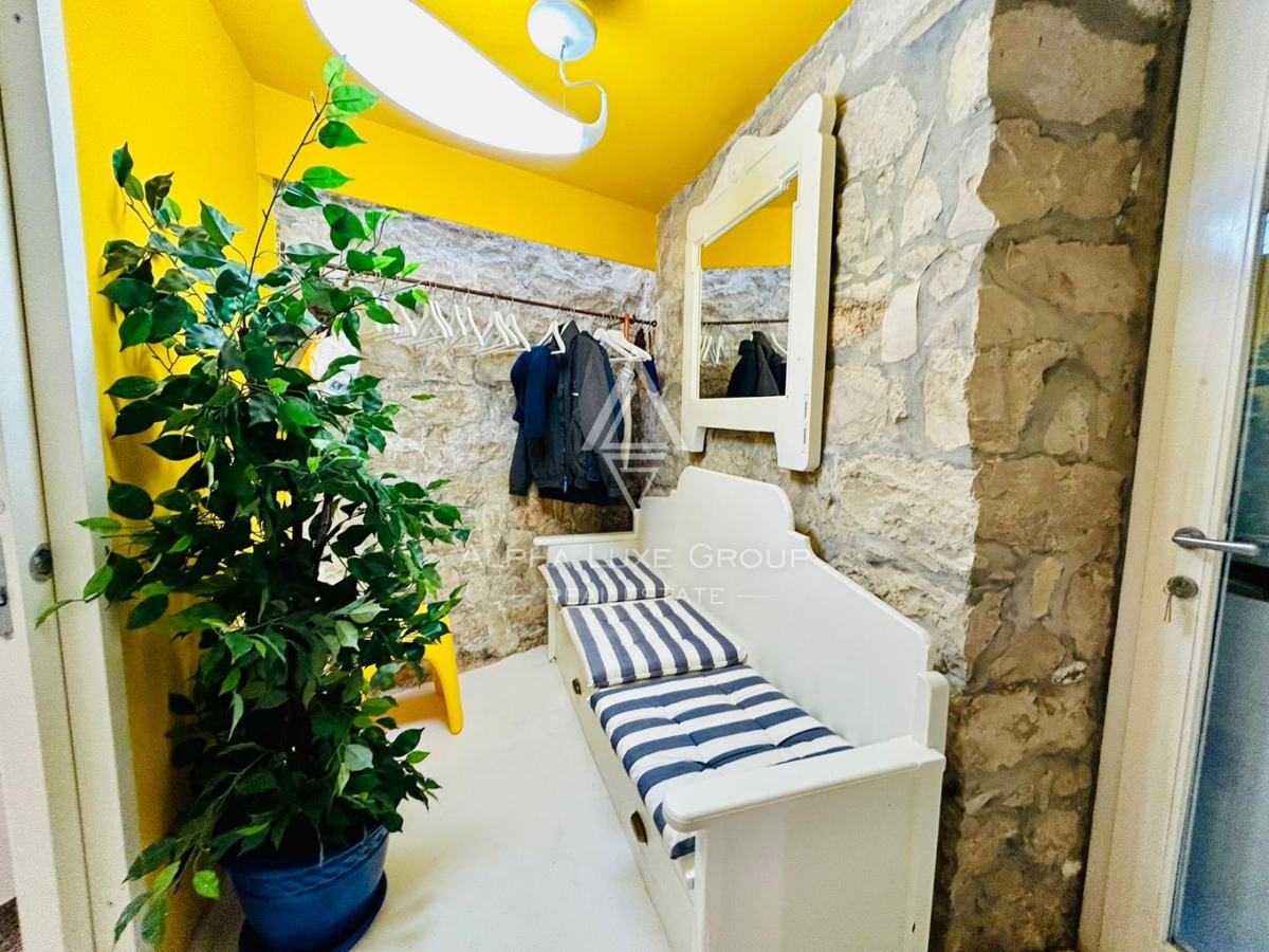 Istria, Novigrad, Splendida casa a 10 metri dal mare