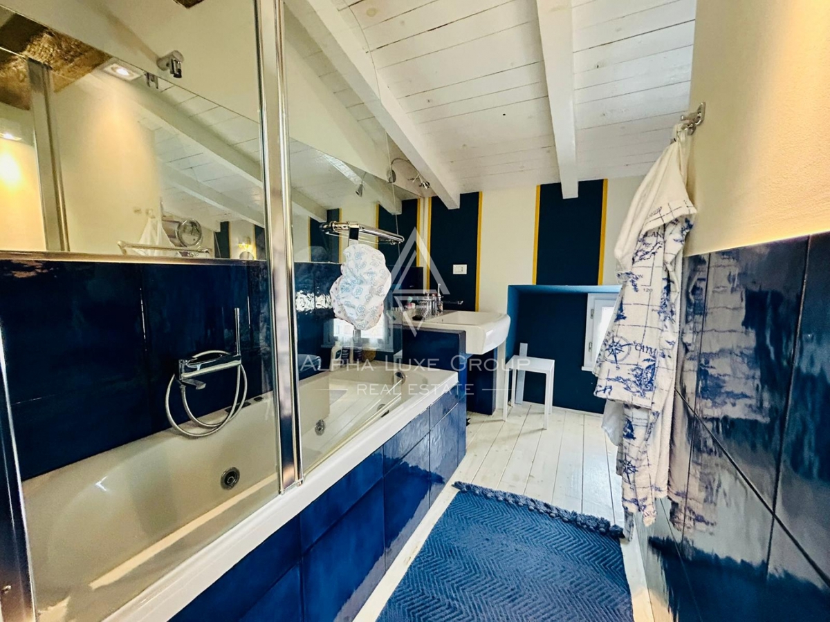 Istria, Novigrad, Splendida casa a 10 metri dal mare