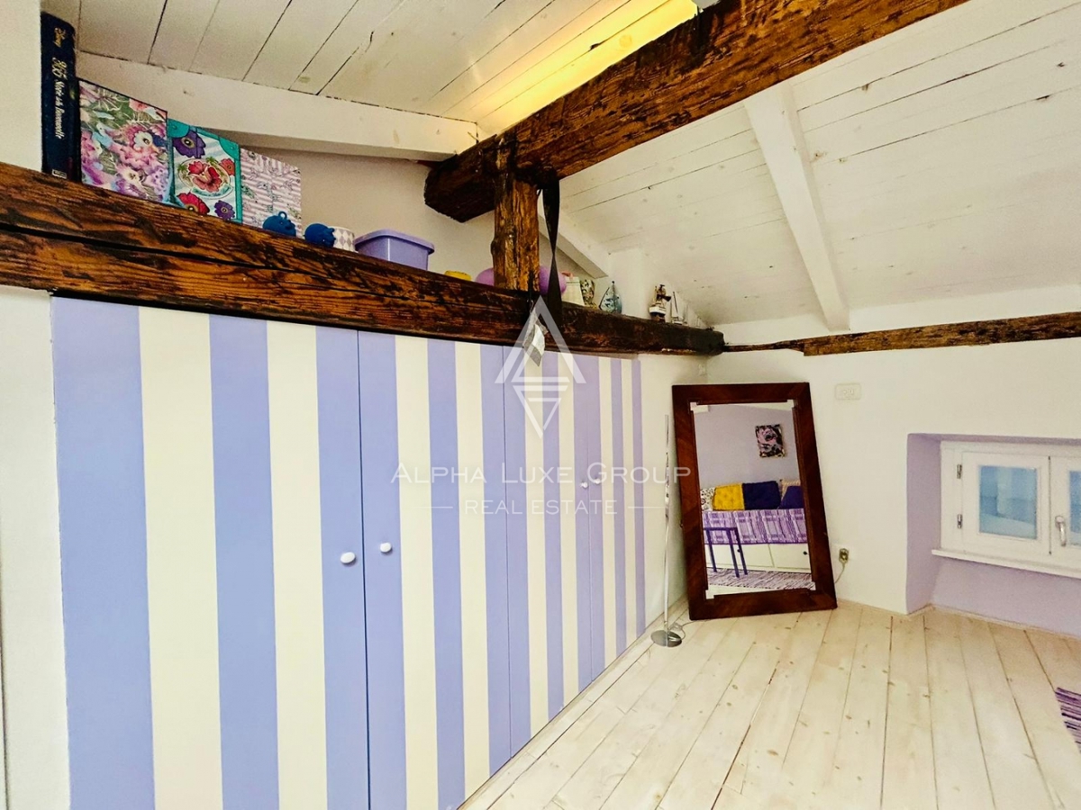 Istria, Novigrad, Splendida casa a 10 metri dal mare