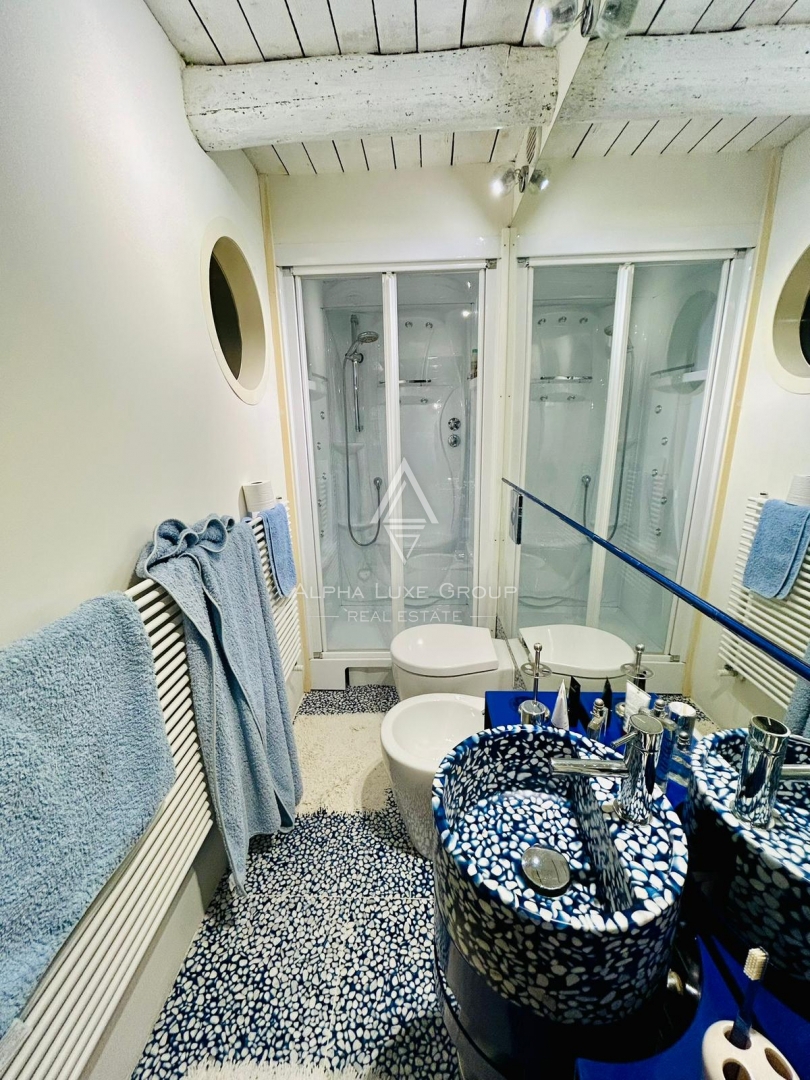 Istria, Novigrad, Splendida casa a 10 metri dal mare